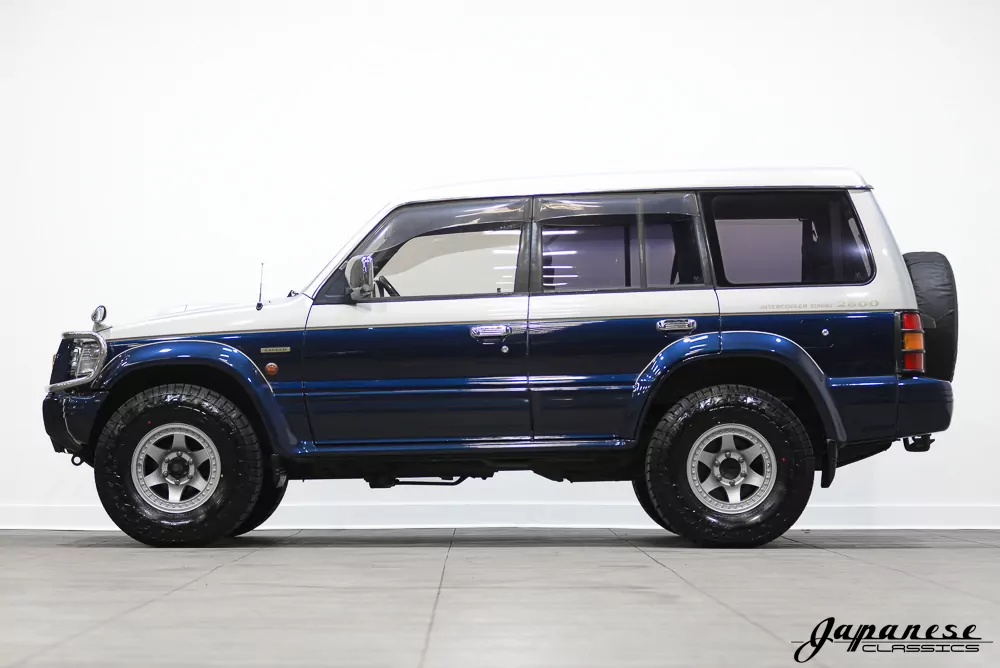 1995 Mitsubishi Pajero JDM car for sale — photo 4 of 25