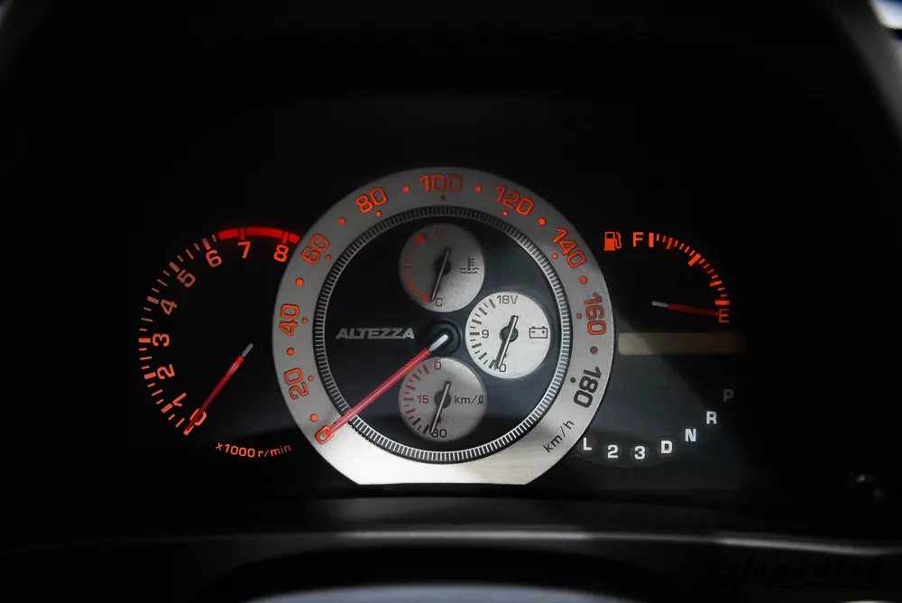 1998 Toyota Altezza JDM car for sale — photo 13 of 25