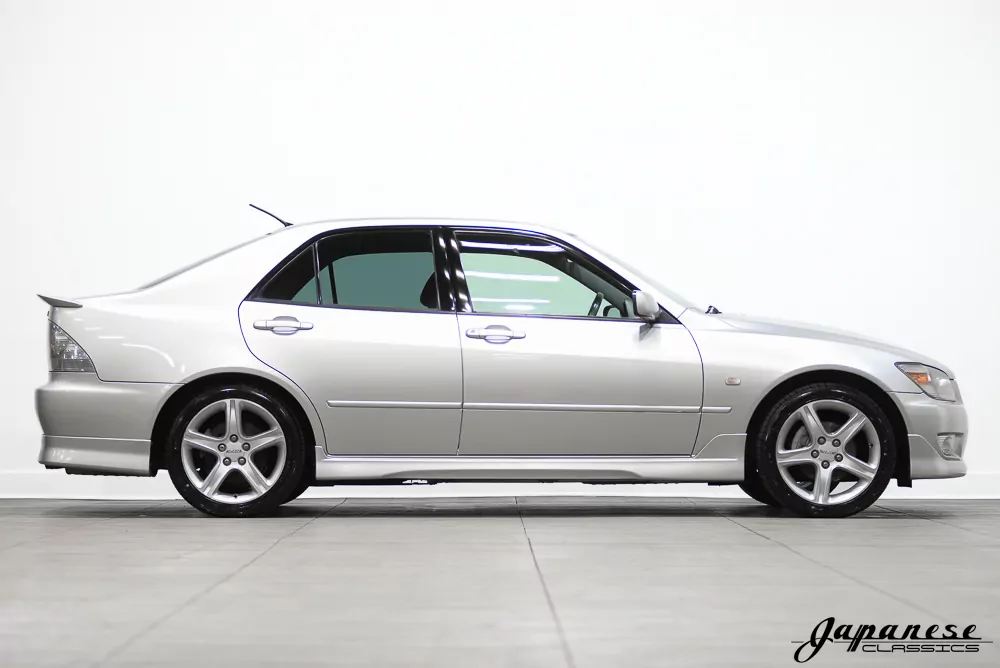 1998 Toyota Altezza JDM car for sale — photo 5 of 25
