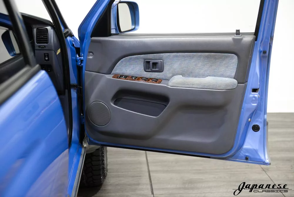 1997 Toyota Hilux Surf JDM car for sale — photo 18 of 25