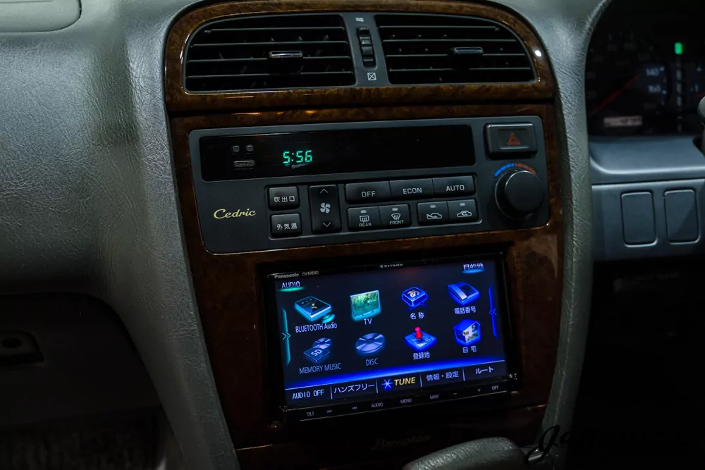 1997 Nissan Cedric JDM car for sale — photo 11 of 25