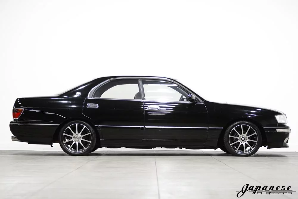 1994 Toyota Crown JDM car for sale — photo 5 of 25