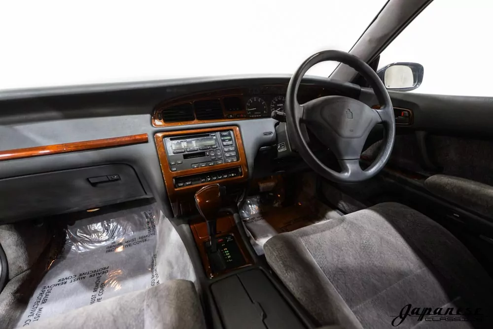 1994 Toyota Crown JDM car for sale — photo 9 of 25