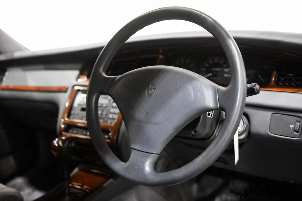 1994 Toyota Crown JDM car for sale — photo 12 of 25