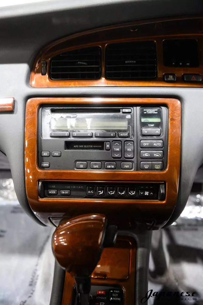 1994 Toyota Crown JDM car for sale — photo 11 of 25