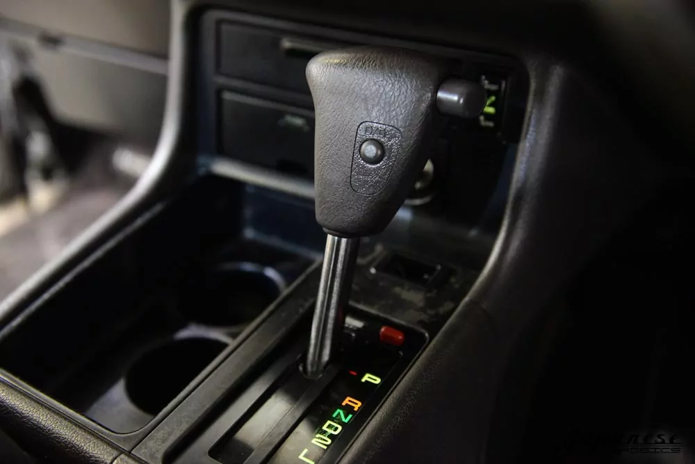 1993 Toyota HiAce JDM car for sale — photo 13 of 25