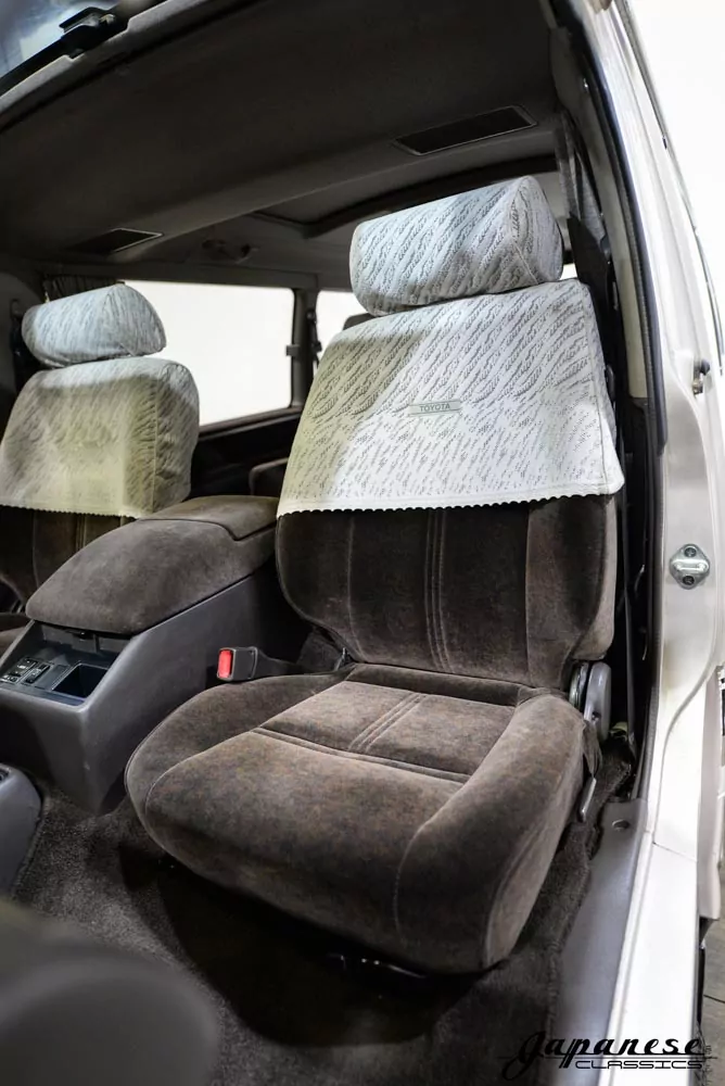 1993 Toyota HiAce JDM car for sale — photo 17 of 25