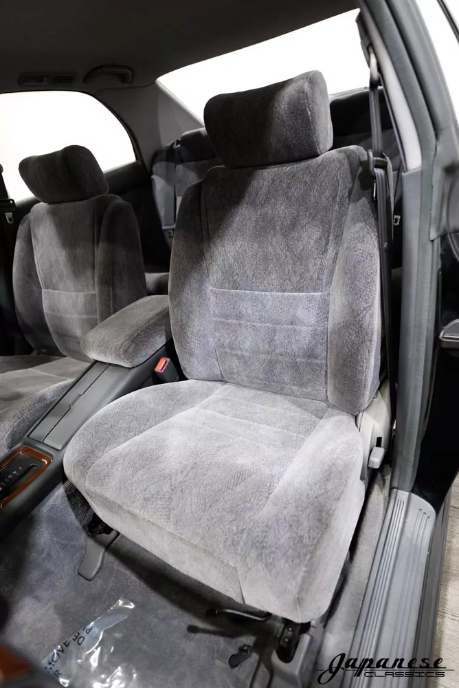 1994 Toyota Crown JDM car for sale — photo 15 of 25