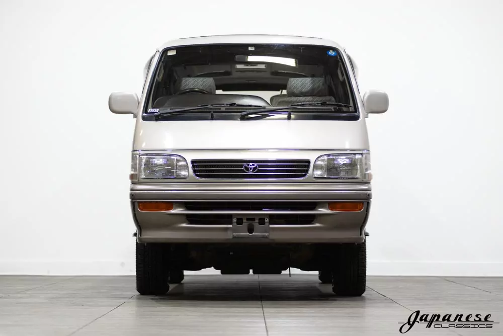 1993 Toyota HiAce JDM car for sale — photo 2 of 25