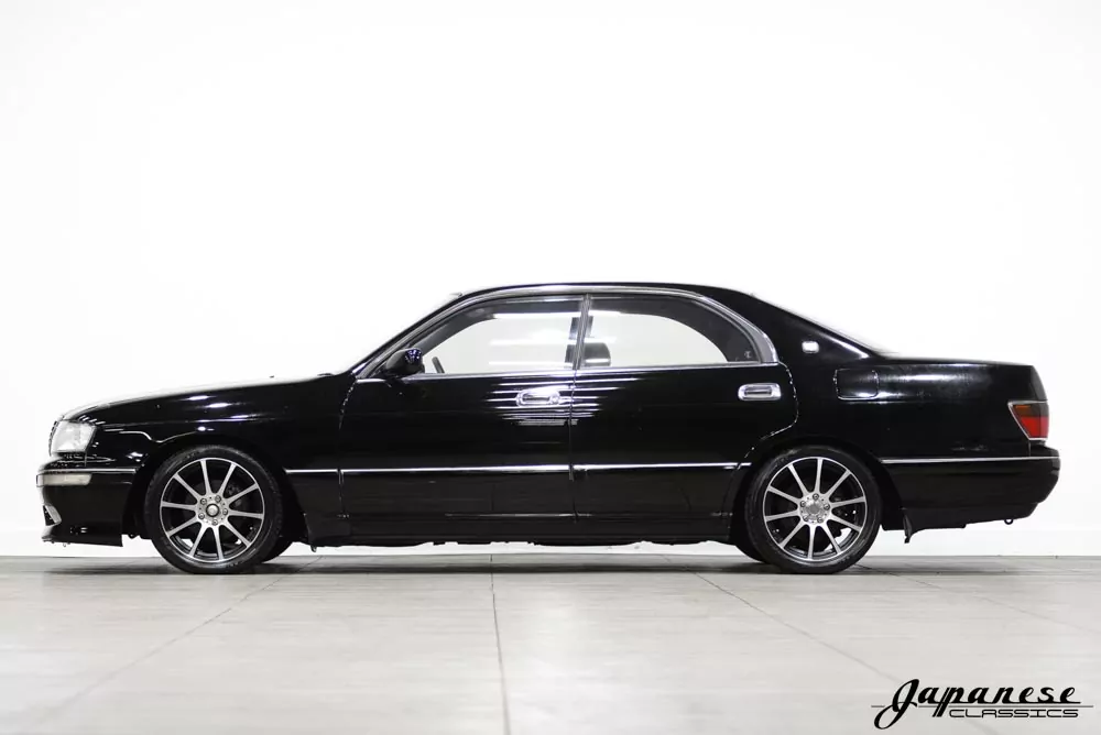 1994 Toyota Crown JDM car for sale — photo 4 of 25