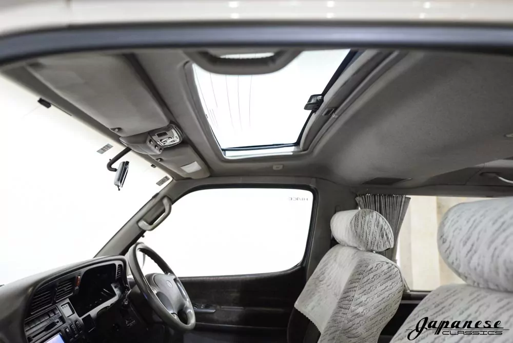 1993 Toyota HiAce JDM car for sale — photo 10 of 25