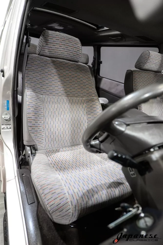 1995 Toyota HiAce JDM car for sale — photo 15 of 25