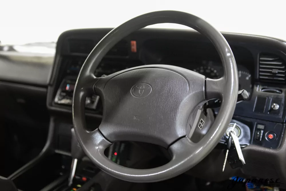 1995 Toyota HiAce JDM car for sale — photo 12 of 25