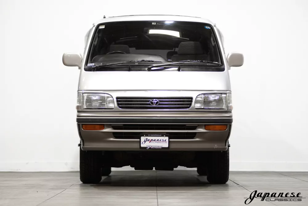 1995 Toyota HiAce JDM car for sale — photo 2 of 25