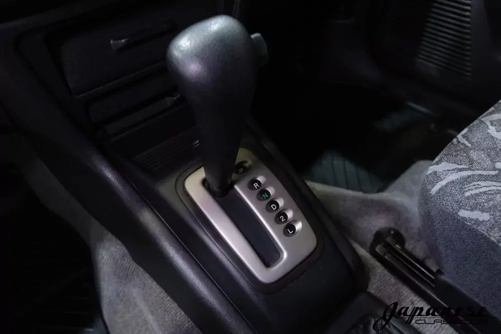 1998 Mitsubishi Pajero JDM car for sale — photo 10 of 25