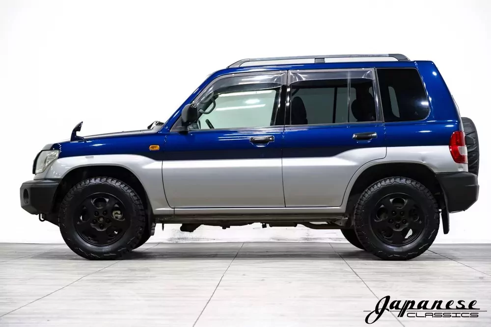 1998 Mitsubishi Pajero JDM car for sale — photo 4 of 25