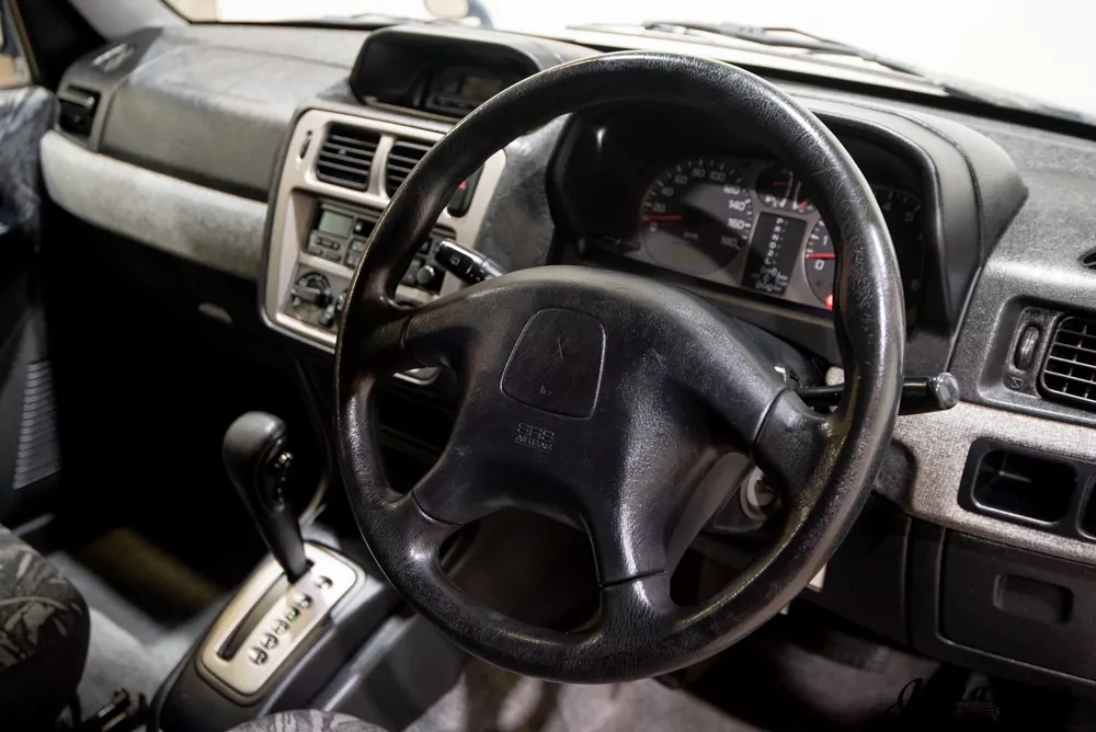 1998 Mitsubishi Pajero JDM car for sale — photo 13 of 25