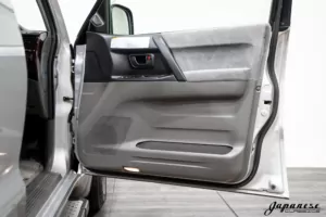 1999 Mitsubishi Pajero V78