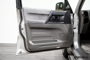 1999 Mitsubishi Pajero V78