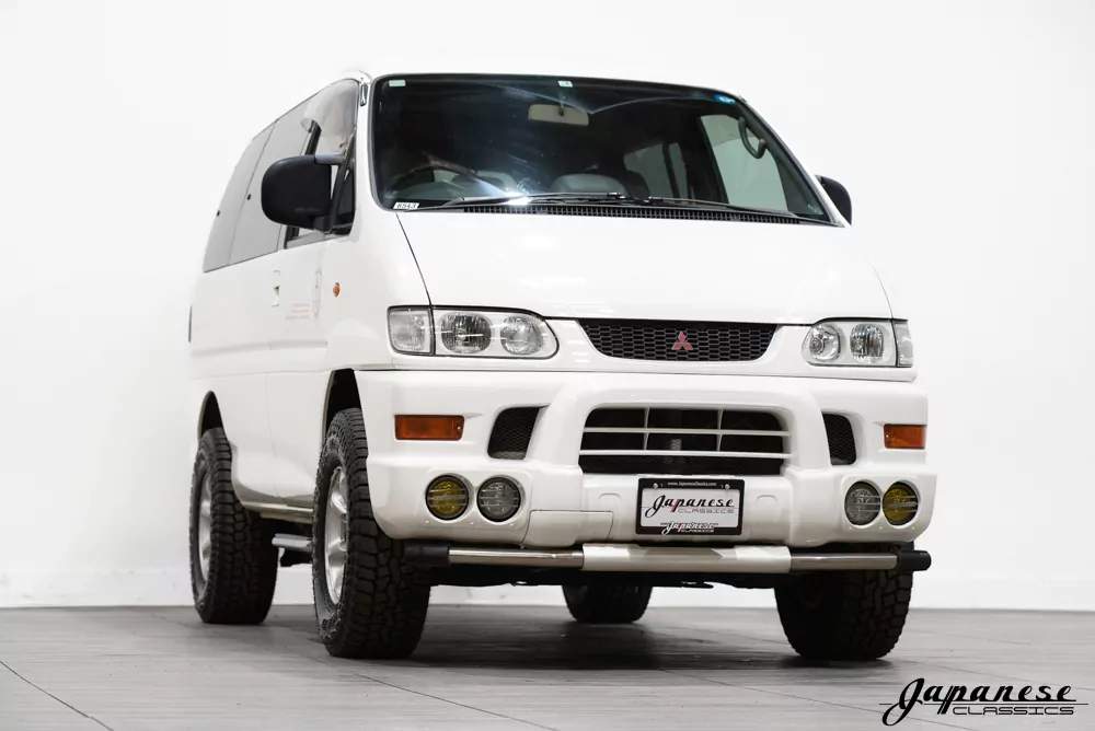 デジヴィイス1999 1999 Mitsubishi Delica Chamonix – Japanese Classics