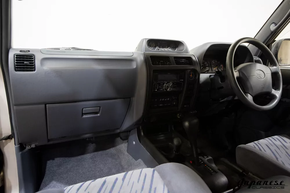 廃盤 JAPANS BEST CLASSICS 1997 1997 Land Cruiser TX 3.0TD – Japanese Classics