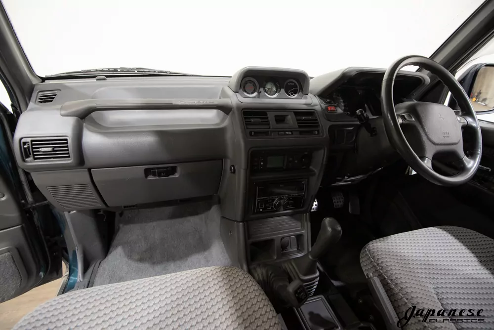 1996 Mitsubishi Pajero 3.5 V6