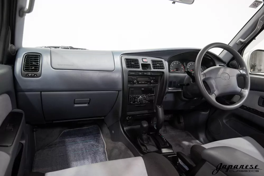 1999 Hilux Surf SSR-X Modellista