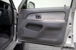 1999 Hilux Surf SSR-X Modellista