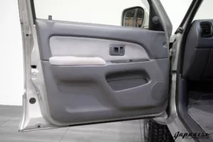 1999 Hilux Surf SSR-X Modellista