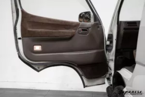 1995 HiAce Super Custom Limited