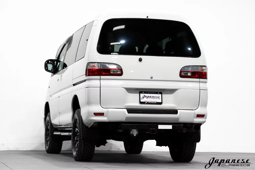 2000 Mitsubishi Delica Chamonix