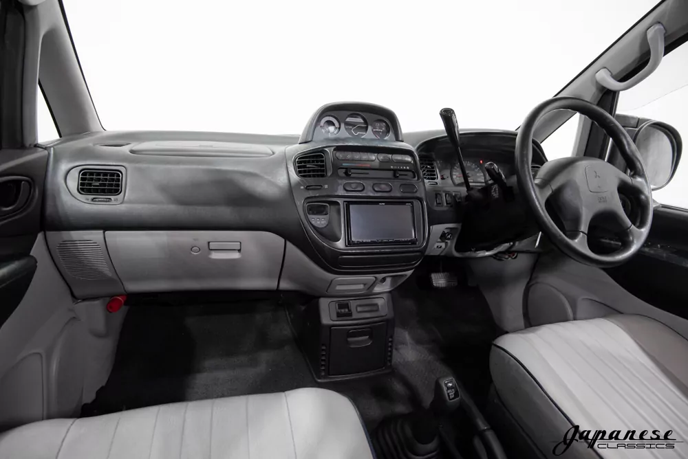 2000 Mitsubishi Delica Chamonix