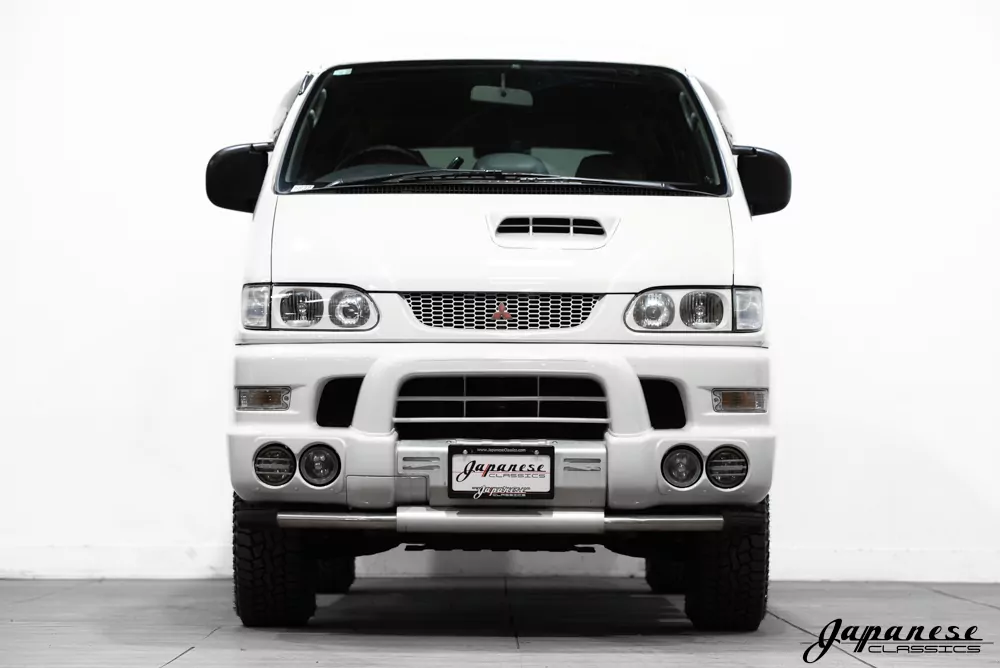 2000 Mitsubishi Delica Chamonix – Japanese Classics