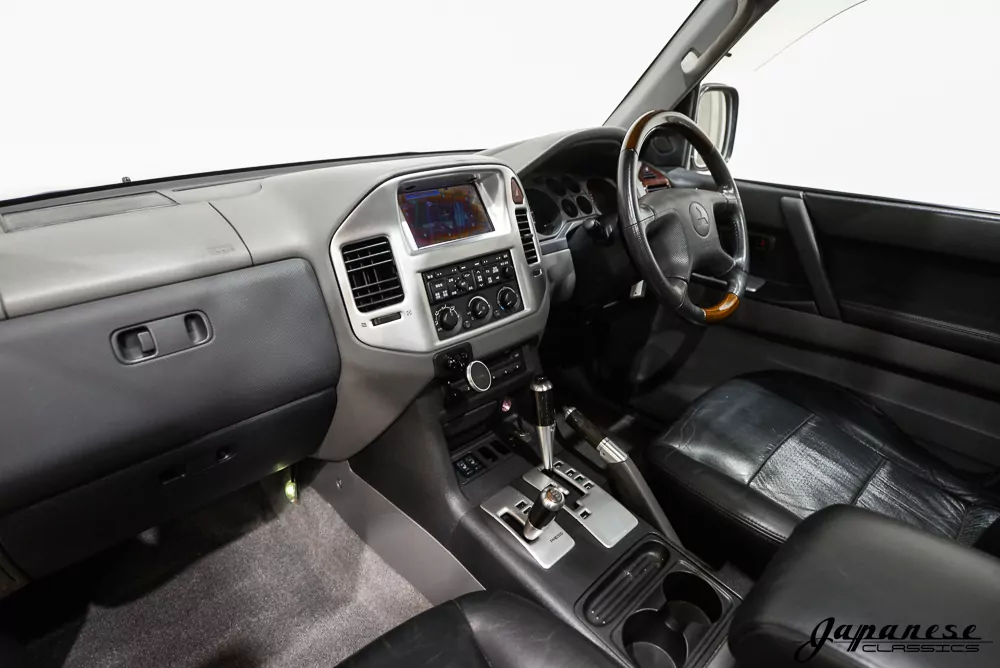 2000 Mitsubishi Pajero 4WD