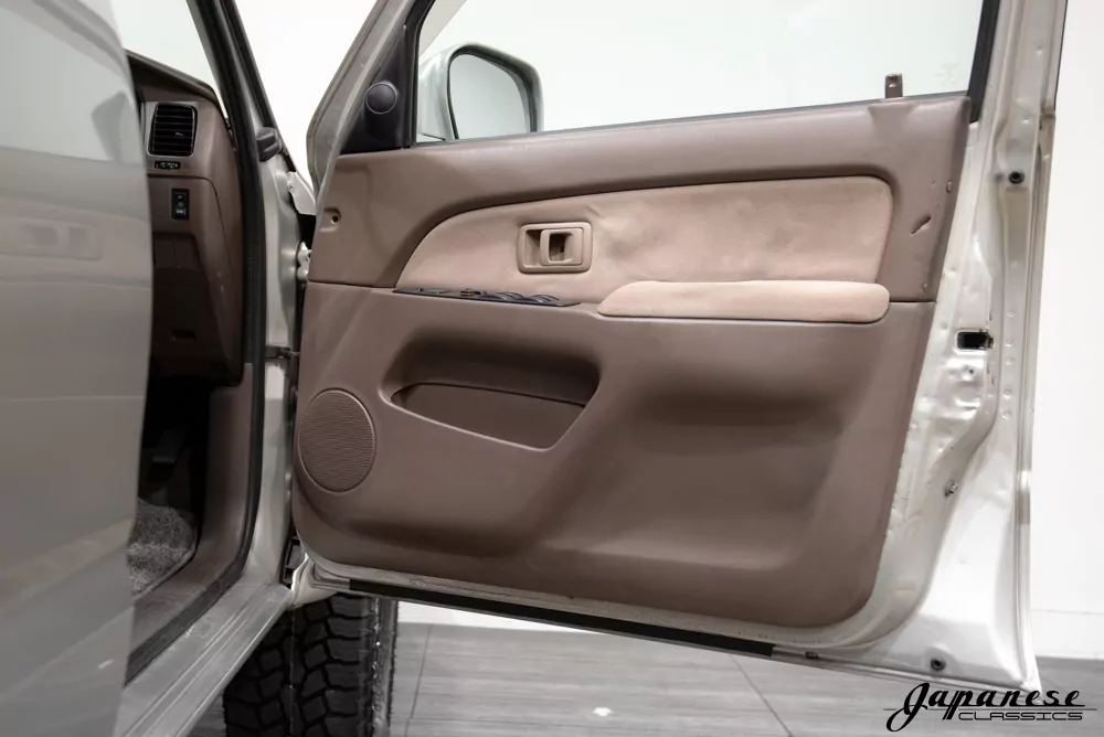 2000 Toyota Hilux JDM car for sale — photo 18 of 25