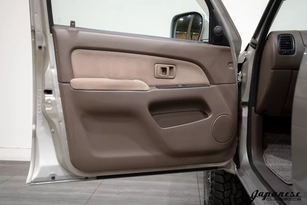 2000 Toyota Hilux JDM car for sale — photo 17 of 25