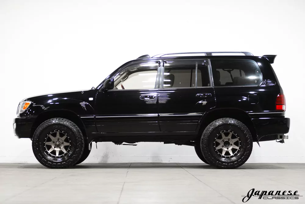 1999 Toyota Land Cruiser Cygnus JDM car for sale — photo 4 of 10