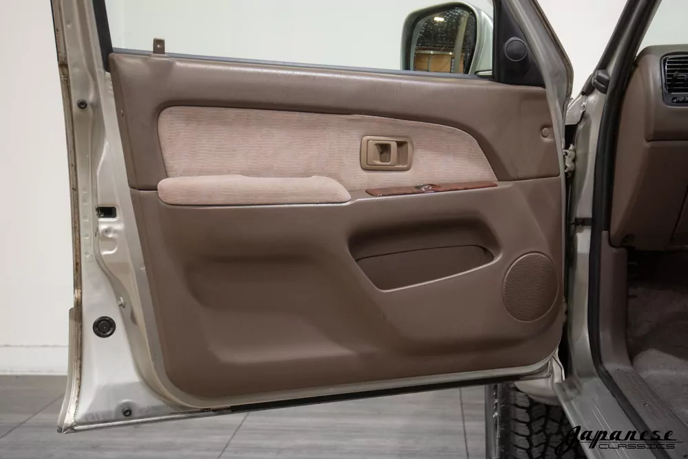 1999 Toyota Hilux Surf JDM car for sale — photo 19 of 25