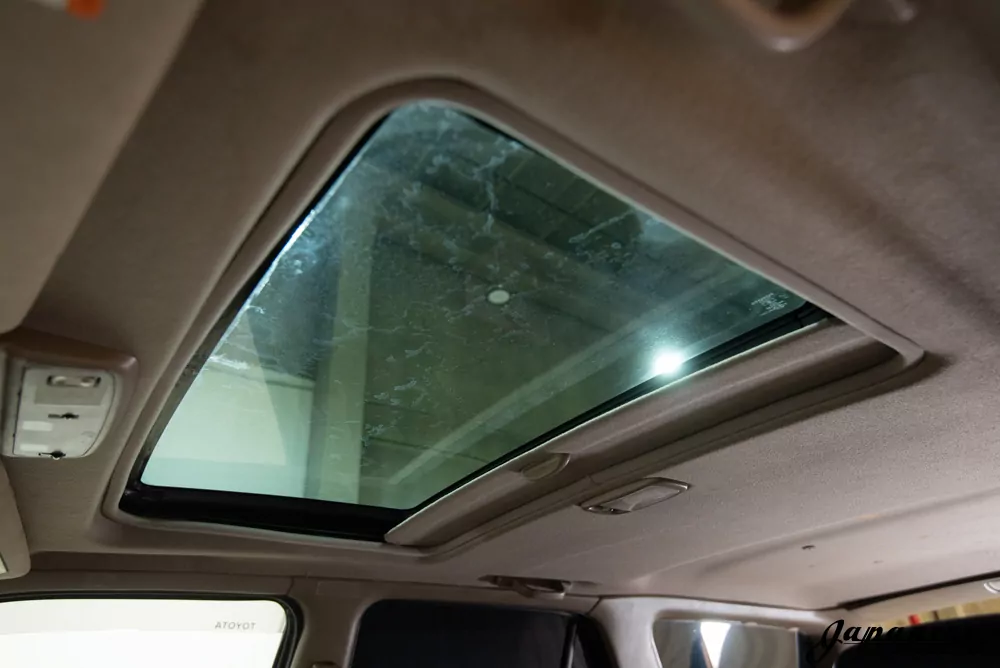 1999 Toyota Hilux Surf JDM car for sale — photo 18 of 25